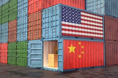 Joe Biden analiza retirar los castigos comerciales que Trump impuso a China
